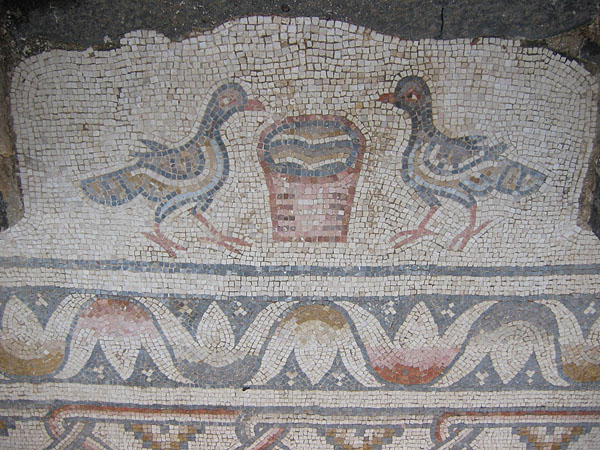 Напольные мозаики раннехристианского периода - Базилика в Курси